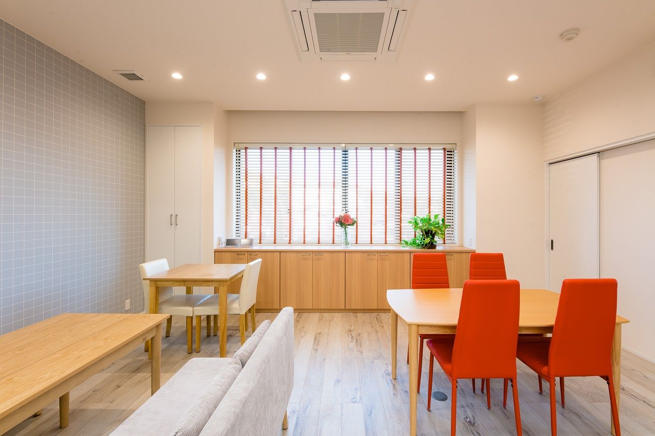 東宝ホーム スタイリッシュな店舗併用住宅の建築実例画像4