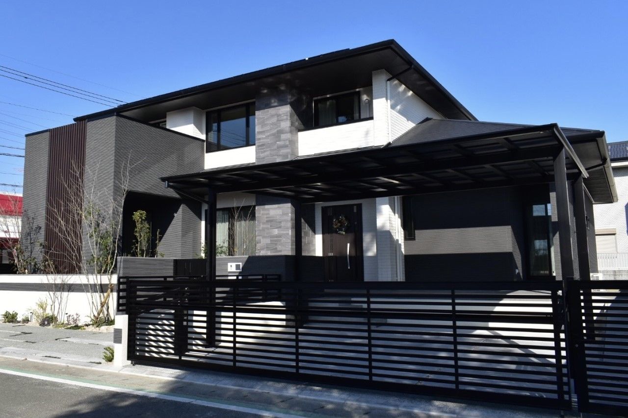 東宝ホーム 家族のつながりを感じる吹抜け空間のある邸宅の建築実例画像2