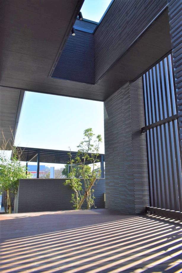 東宝ホーム 家族のつながりを感じる吹抜け空間のある邸宅の建築実例画像7