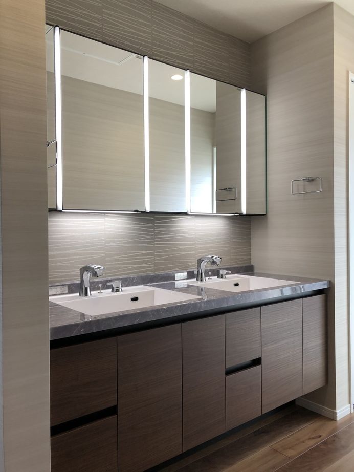 東宝ホーム 家族のつながりを感じる吹抜け空間のある邸宅の建築実例画像9