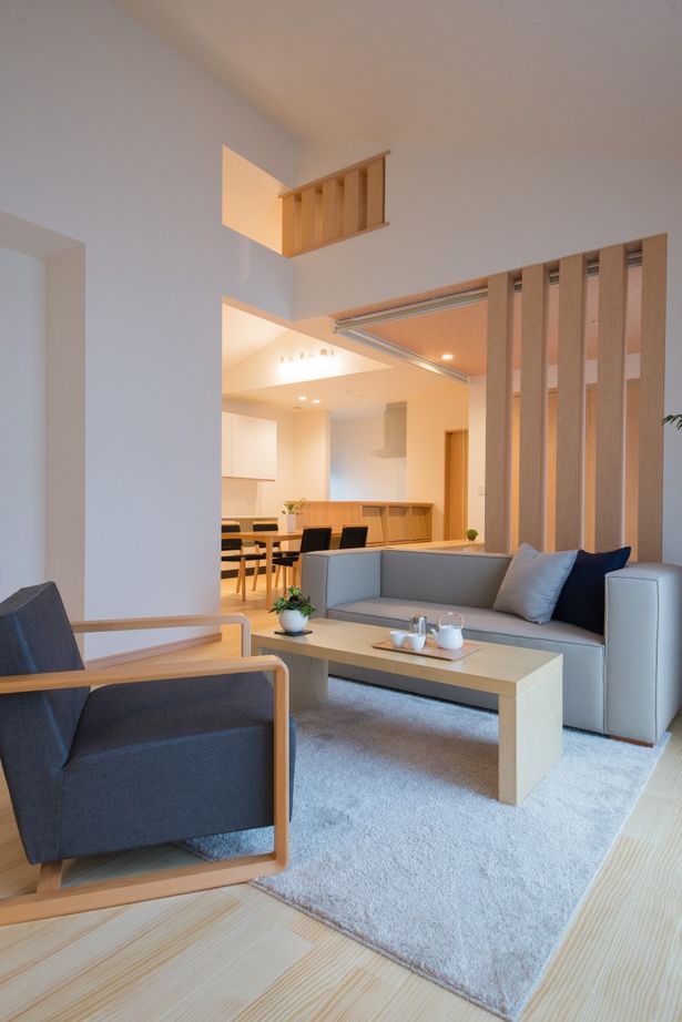 東宝ホーム V2Hを備えた斜め天井の吹抜けのある平屋の建築実例画像3