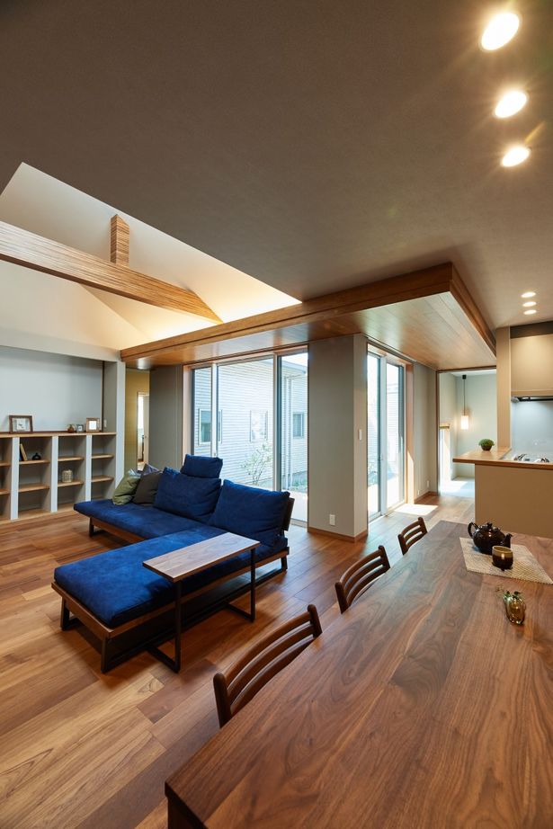 東宝ホーム 中庭のあるビルトインガレージの平屋の家の建築実例画像3