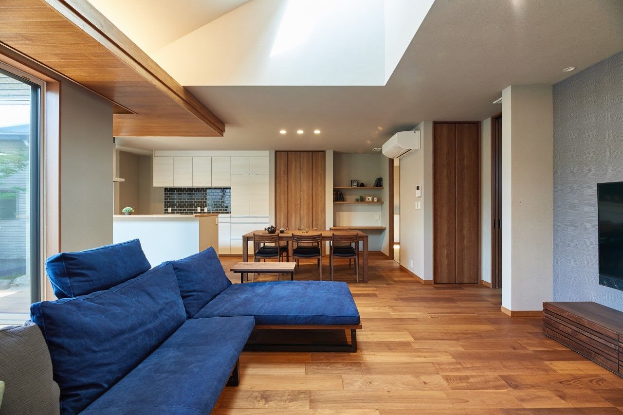 東宝ホーム 中庭のあるビルトインガレージの平屋の家の建築実例画像4