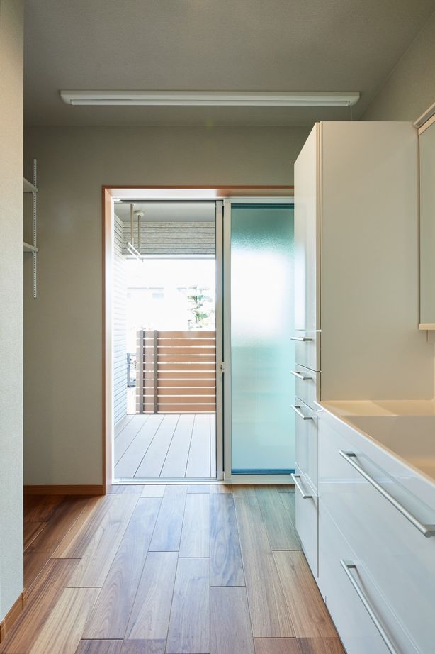 東宝ホーム 中庭のあるビルトインガレージの平屋の家の建築実例画像10