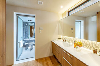 みぞえ住宅 【和モダン／吹抜け／ビルトインガレージ】家の中で、毎日が森林浴…のお２人の建築実例画像4