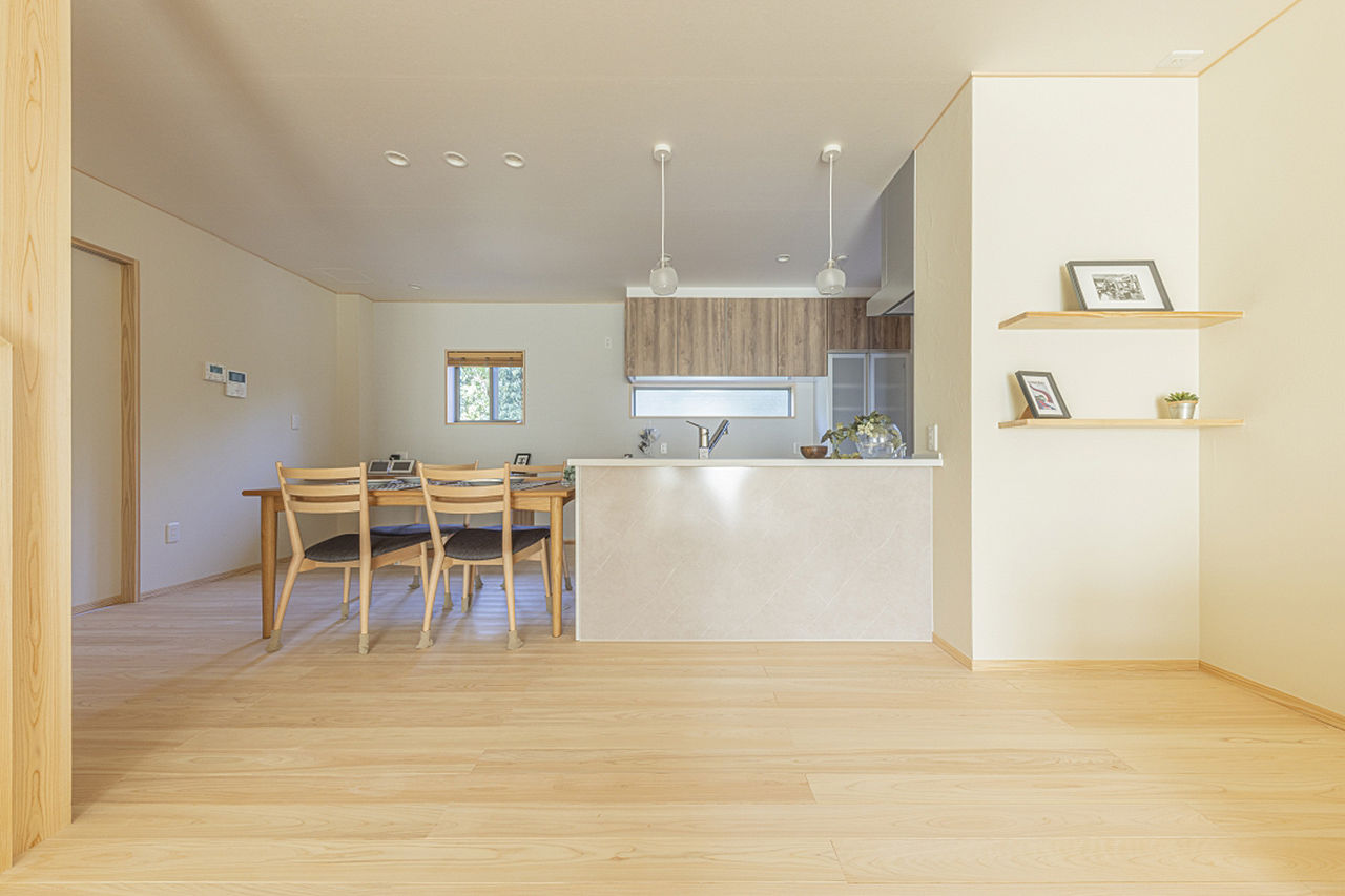 La prochaine HOME（ラ・プロシエンホーム）by新和建設 【 岐阜県/2000万円台 /30坪台/間取図有 】床も壁も自然素材。だから暑い夏はひんやり、寒い冬はほんわかの建築実例画像2