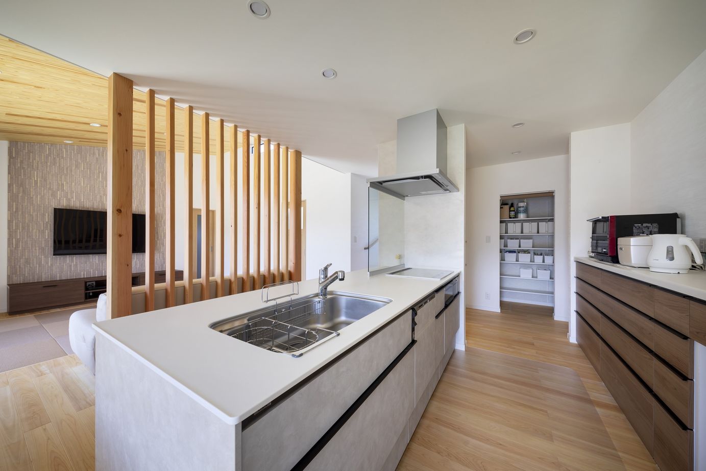 ヤマミズホーム 木×光と風×ウチソトの繋がり。寛ぎと家族との時間を楽しむ家の建築実例画像3