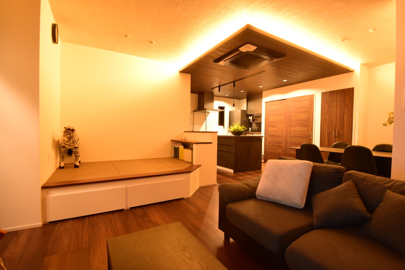 アイアールホーム 【図面有り/35坪/ドッグルーム/独立洗面】家族とペットがそれぞれのスペースでくつろげる　自由設計の家の建築実例画像6