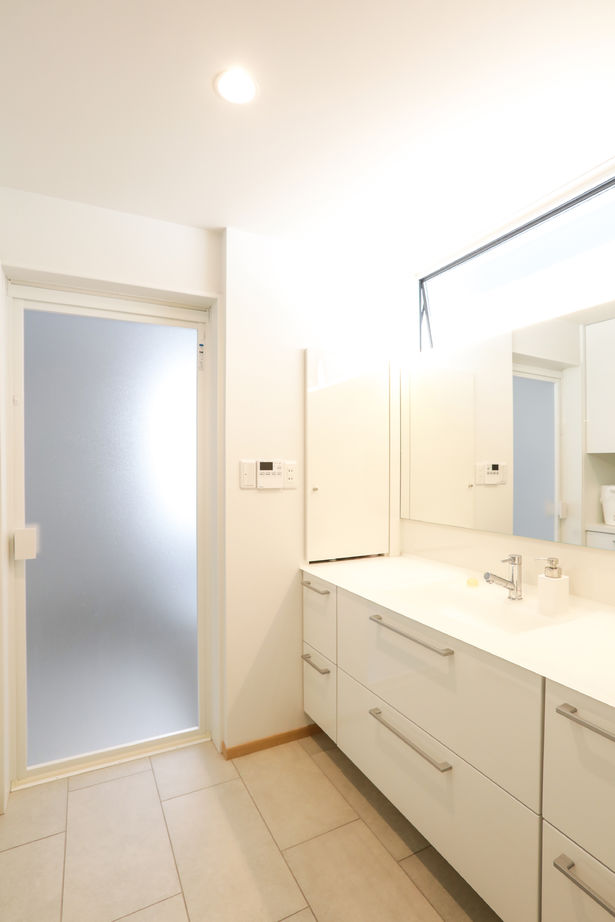 アイアールホーム 【生活動線/プライベート空間/家事室/収納/中庭】暮らしやすさを1番に考えた家の建築実例画像7