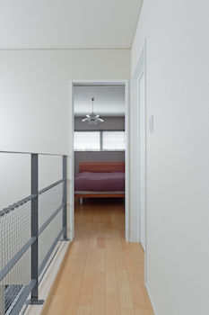 アトラクト設計工務（ATTRACT） 【大阪府/2000万円台/約30坪】大阪府で北欧インテリアが優しく馴染むモダンの注文住宅（間取り図有） の建築実例画像7