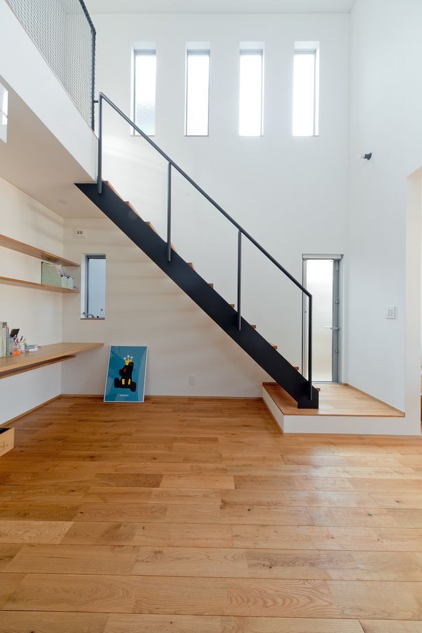 アトラクト設計工務（ATTRACT） 【大阪府/吹き抜け断熱/ガルバリウム鋼板】暮らしやすさを大切にした細部の意匠にこだわった無垢の住まいの建築実例画像4