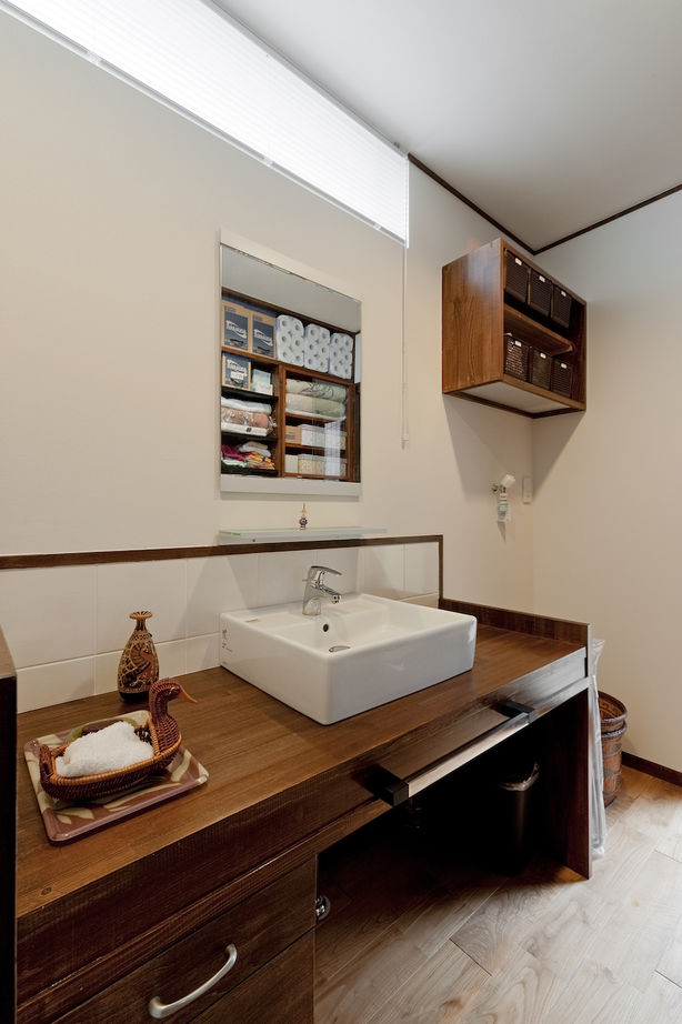 アトラクト設計工務（ATTRACT） 【大阪府】意匠は家具に合わせて上品に。採光、通風、視線を巧みに操るコの字型の平屋の家の建築実例画像9