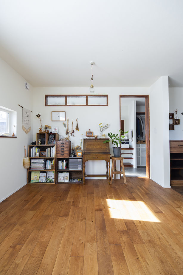 アトラクト設計工務（ATTRACT） 【大阪府】光と風、眺望を暮らしの中に。余白を大切に計画された「好き」を飾って楽しむ住まいの建築実例画像2