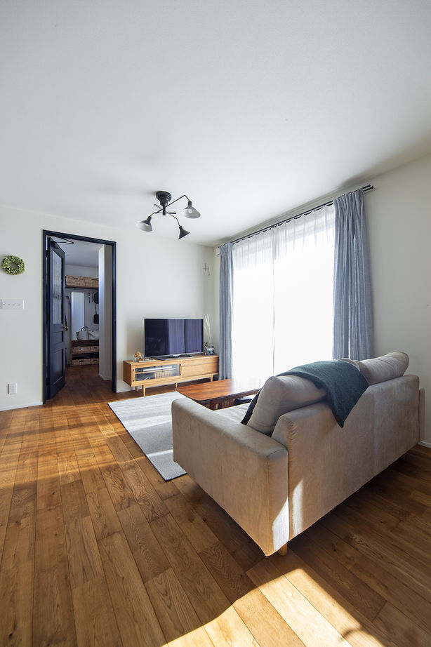 アトラクト設計工務（ATTRACT） 【大阪府】光と風、眺望を暮らしの中に。余白を大切に計画された「好き」を飾って楽しむ住まいの建築実例画像6