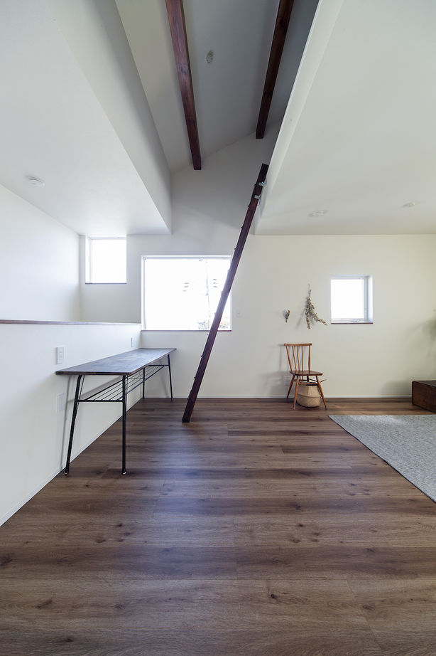 アトラクト設計工務（ATTRACT） 【大阪府】光と風、眺望を暮らしの中に。余白を大切に計画された「好き」を飾って楽しむ住まいの建築実例画像9