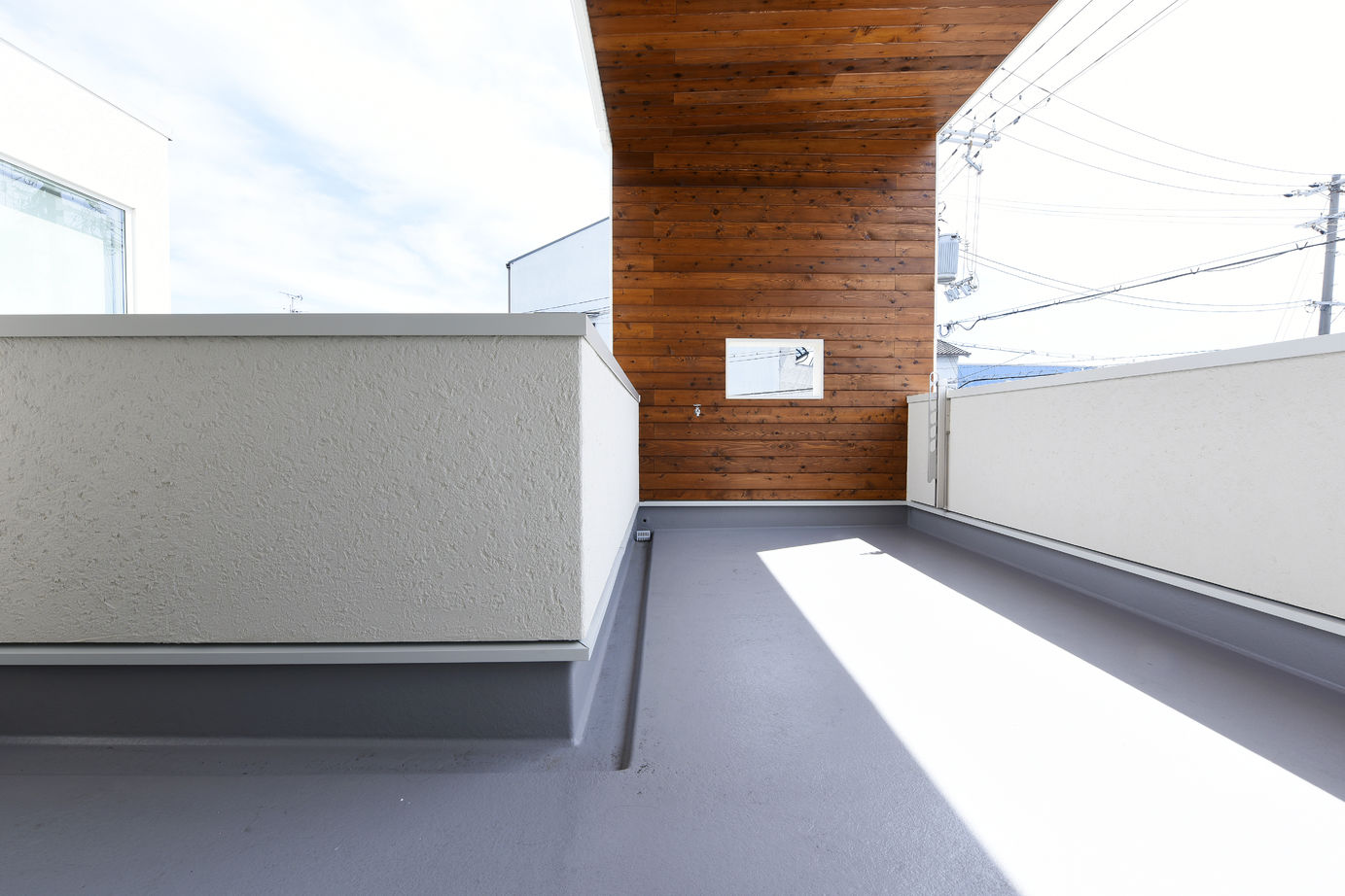 タイコーアーキテクト 【3500万円/中庭/40坪台】2台駐車可能 南向き光の広がる中庭テラスのあるおしゃれな家の建築実例画像6