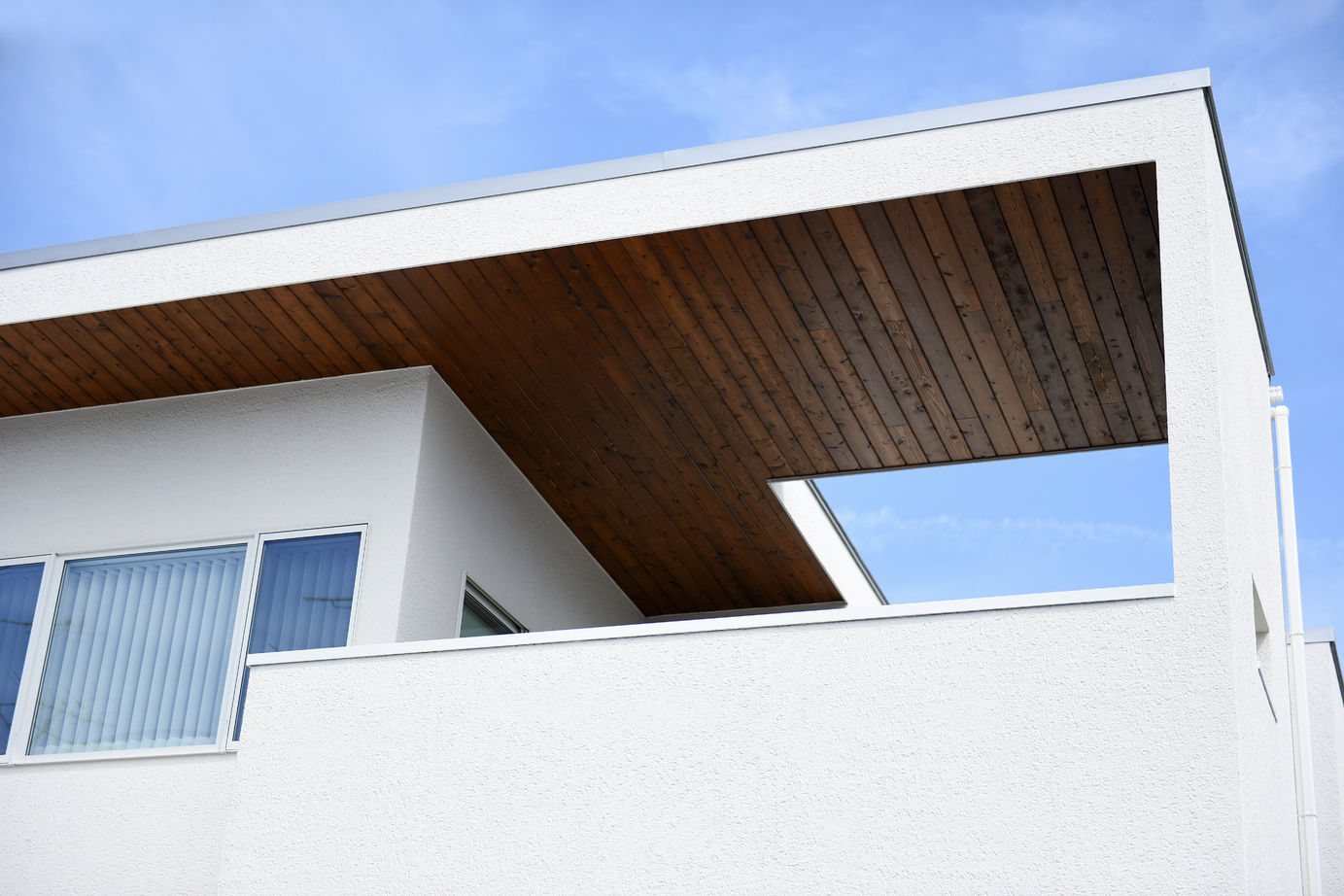 タイコーアーキテクト 【3500万円/中庭/40坪台】2台駐車可能 南向き光の広がる中庭テラスのあるおしゃれな家の建築実例画像10