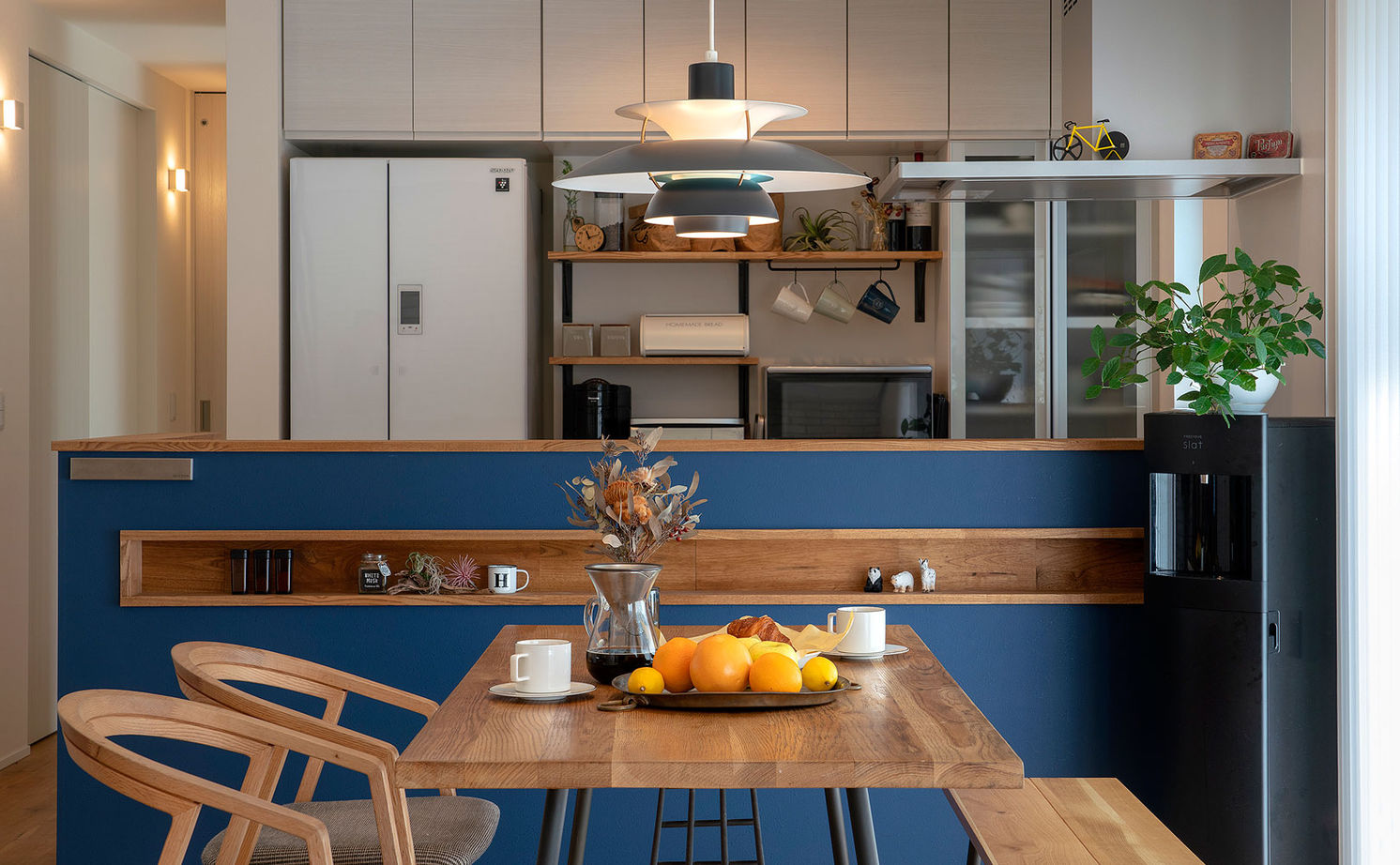 タイコーアーキテクト 【2990万円/2台駐車/30坪台】外観と統一感ある内観デザイン 10帖の吹き抜けが魅力的なパッシブデザインの家の建築実例画像8