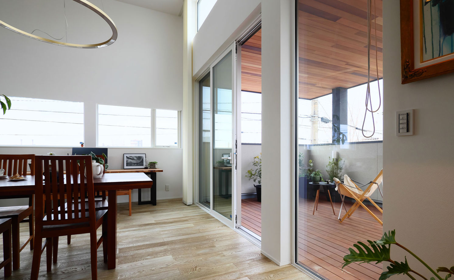 タイコーアーキテクト 【2750万円/北向き/40坪台】二階リビングで高天井を実現 緑と暮らす中庭アウトドアリビングのある家の建築実例画像5