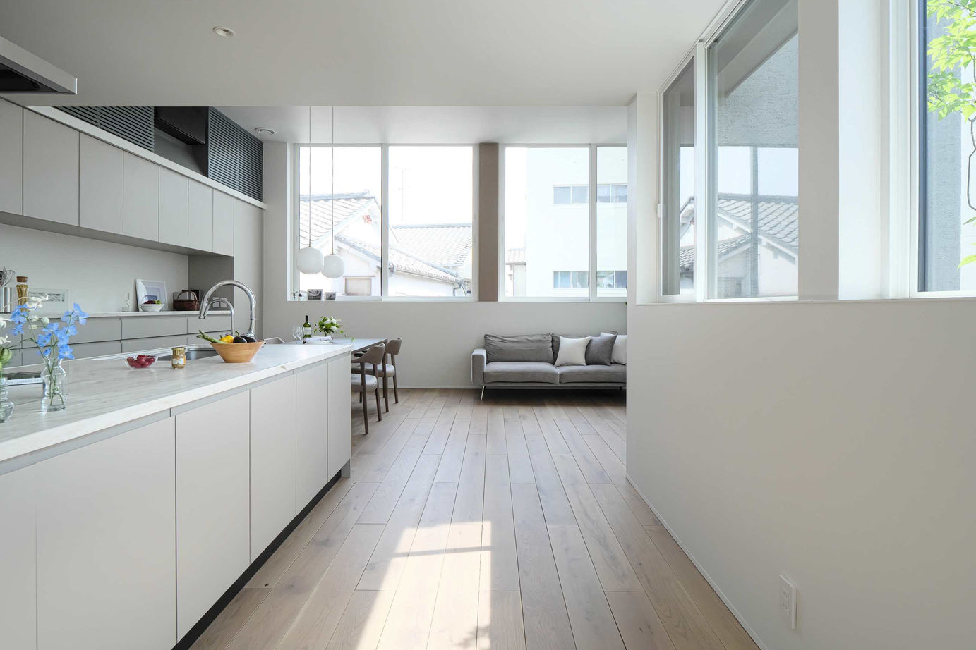 タイコーアーキテクト 【2788万円/中庭/30坪台/間取り図有り】どこにいても緑を感じられる二階リビング高天井のパッシブZEH住宅の建築実例画像2