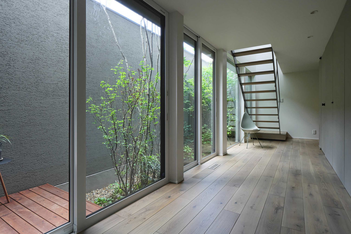 タイコーアーキテクト 【2788万円/中庭/30坪台/間取り図有り】どこにいても緑を感じられる二階リビング高天井のパッシブZEH住宅の建築実例画像8