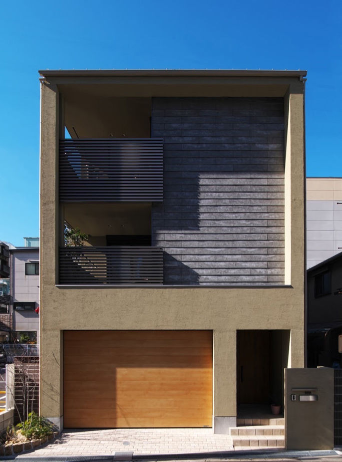 タイコーアーキテクト 【3366万円/中庭/ビルトインガレージ/60坪台】都市で快適にあつまって暮らせる3階建てパッシブ二世帯住宅の建築実例画像