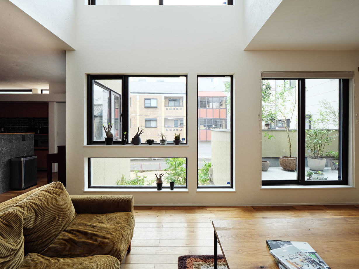 タイコーアーキテクト 【3366万円/中庭/ビルトインガレージ/60坪台】都市で快適にあつまって暮らせる3階建てパッシブ二世帯住宅の建築実例画像4