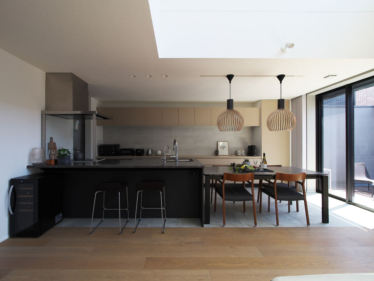 タイコーアーキテクト 【4672万円/中庭/50坪台】都市の中でも空と緑が映える3階建てビルトインガレージハウス『空と庭の家』の建築実例画像4