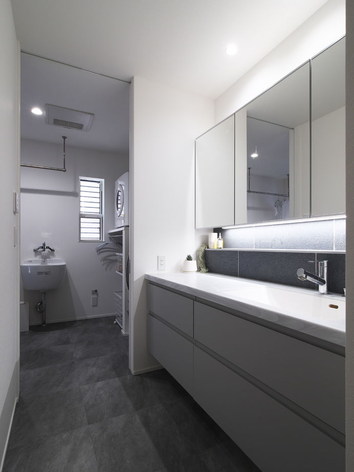 タイコーアーキテクト 【4672万円/中庭/50坪台】都市の中でも空と緑が映える3階建てビルトインガレージハウス『空と庭の家』の建築実例画像8