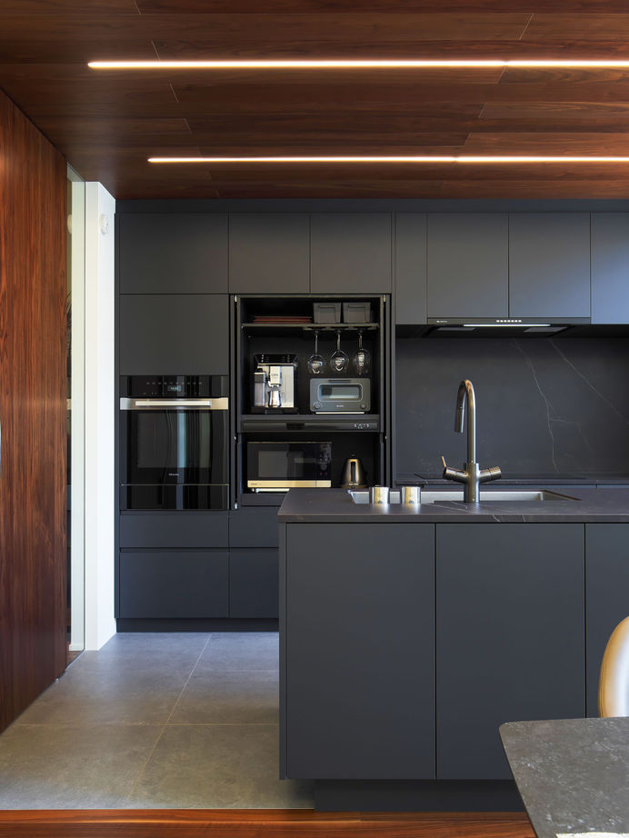 タイコーアーキテクト 【4919万円/間取り図有/2階建て/車2台駐車可能/40坪台】モダンなインテリアに囲まれて趣味を楽しむ家の建築実例画像6