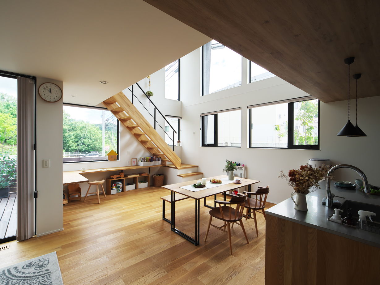 タイコーアーキテクト 【2603万円/間取り図あり/2階建/30坪台】借景が素晴らしい！木の風合いを活かしたパッシブデザインハウスの建築実例画像4