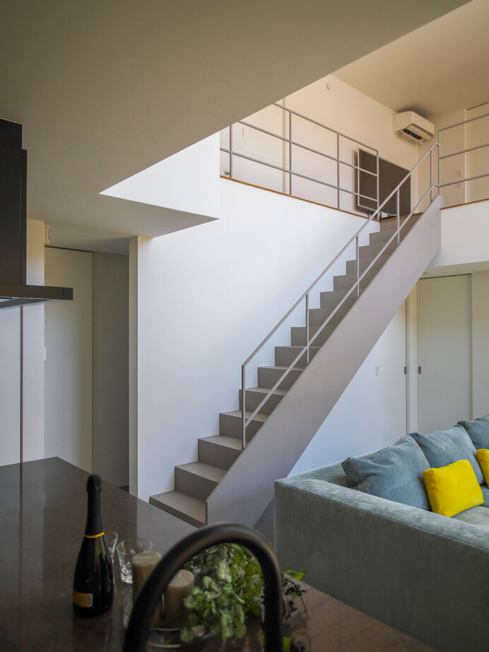 タイコーアーキテクト 【5114万円/間取り図あり/70坪台】2台駐車可能！緑豊かな中庭・バルコニーのあるインナーガレージハウスの建築実例画像6