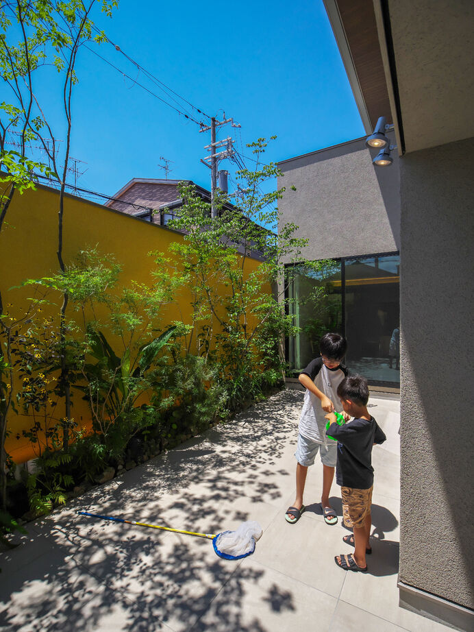 タイコーアーキテクト 【5114万円/間取り図あり/70坪台】2台駐車可能！緑豊かな中庭・バルコニーのあるインナーガレージハウスの建築実例画像8