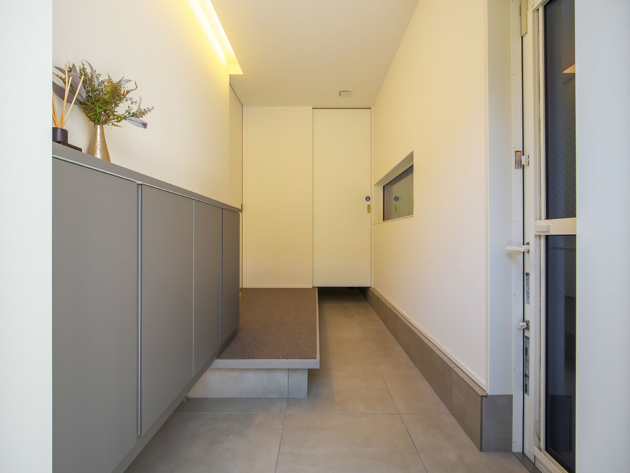 タイコーアーキテクト 【5114万円/間取り図あり/70坪台】2台駐車可能！緑豊かな中庭・バルコニーのあるインナーガレージハウスの建築実例画像11