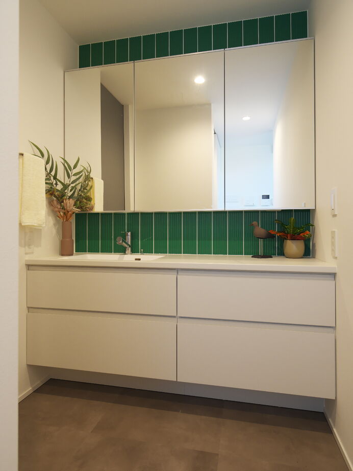 タイコーアーキテクト 【5114万円/間取り図あり/70坪台】2台駐車可能！緑豊かな中庭・バルコニーのあるインナーガレージハウスの建築実例画像12