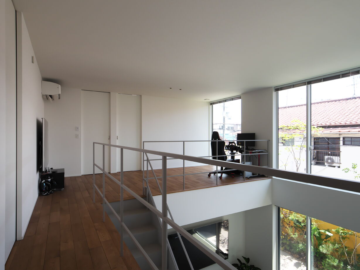 タイコーアーキテクト 【5114万円/間取り図あり/70坪台】2台駐車可能！緑豊かな中庭・バルコニーのあるインナーガレージハウスの建築実例画像15