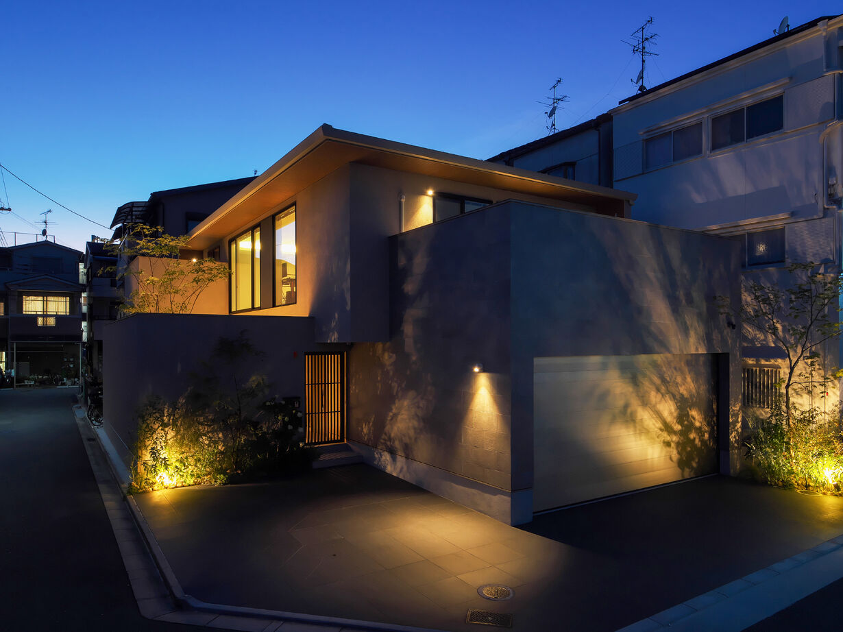 タイコーアーキテクト 【5114万円/間取り図あり/70坪台】2台駐車可能！緑豊かな中庭・バルコニーのあるインナーガレージハウスの建築実例画像18