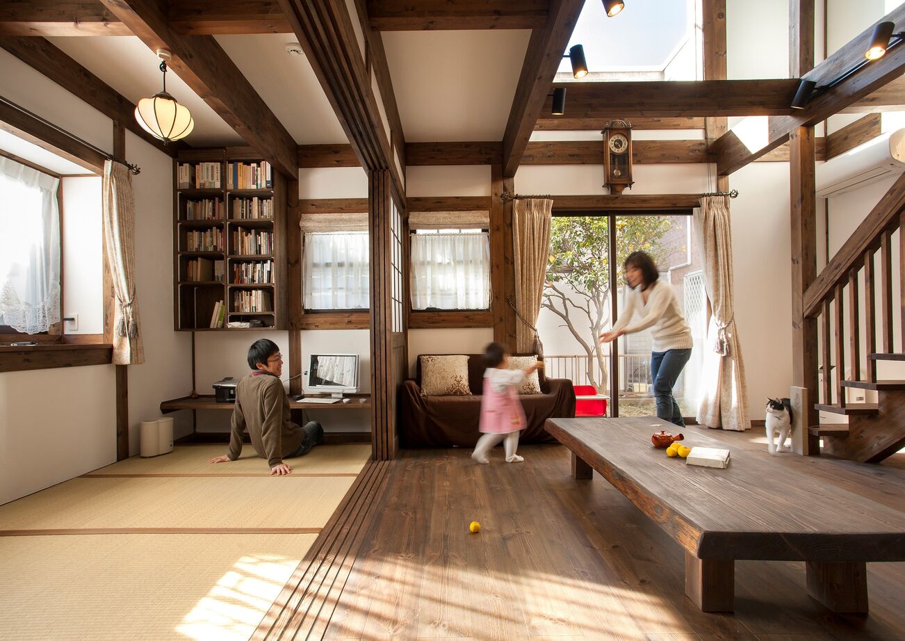 綿半林業 【1000万円台/ひのき】リモートワークにも最適！木と本の匂い漂う「昭和レトロを感じる家」の建築実例画像