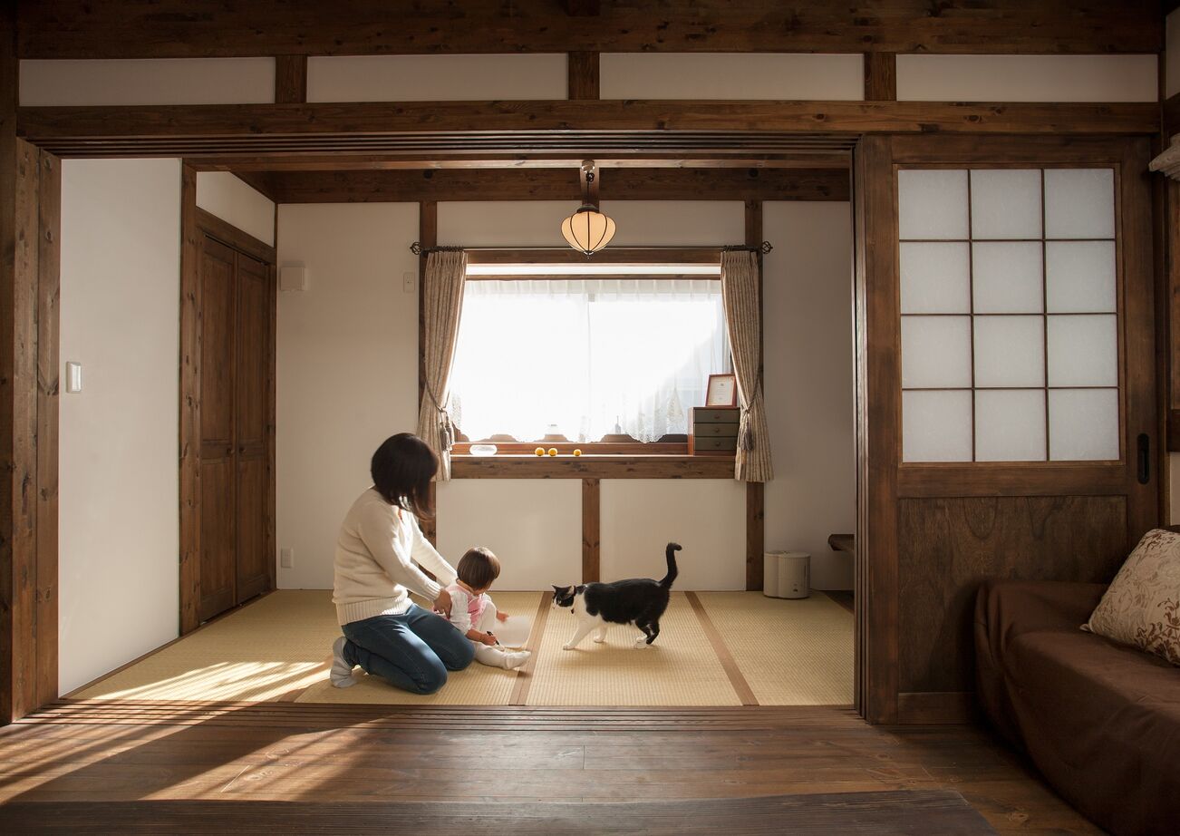 綿半林業 【1000万円台/ひのき】リモートワークにも最適！木と本の匂い漂う「昭和レトロを感じる家」の建築実例画像5