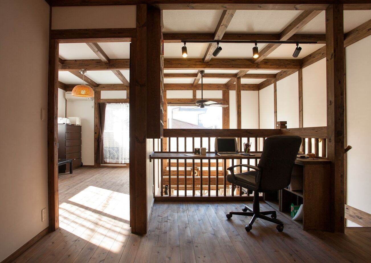 綿半林業 【1000万円台/ひのき】リモートワークにも最適！木と本の匂い漂う「昭和レトロを感じる家」の建築実例画像8