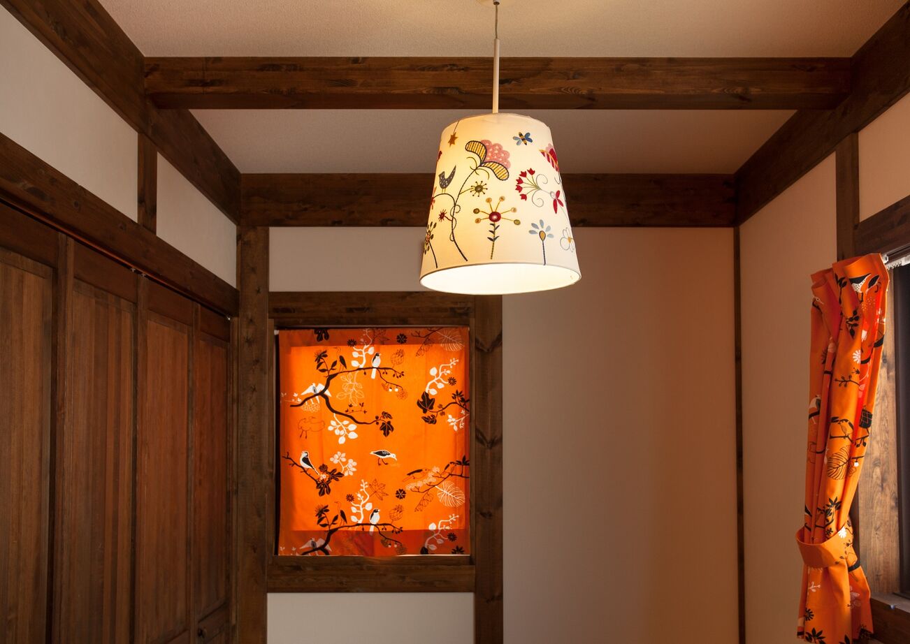 綿半林業 【1000万円台/ひのき】リモートワークにも最適！木と本の匂い漂う「昭和レトロを感じる家」の建築実例画像11