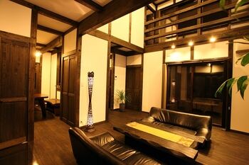 綿半林業 【1000万円台/ひのき】吹き抜け大空間に圧倒。懐かしく心安らぐ「和を感じ、外を愉しむ」古民家風の家の建築実例画像8