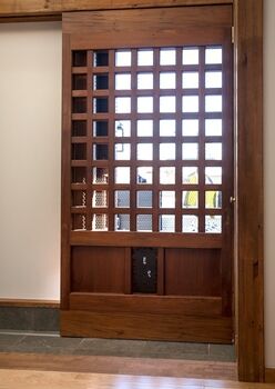 綿半林業 【1000万円台/ひのき/平屋】持ち込みの蔵引き戸や家具がなじむ、アンティークな平屋建ての住まいの建築実例画像4