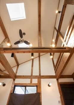 綿半林業 【1000万円台/ひのき/平屋】持ち込みの蔵引き戸や家具がなじむ、アンティークな平屋建ての住まいの建築実例画像8