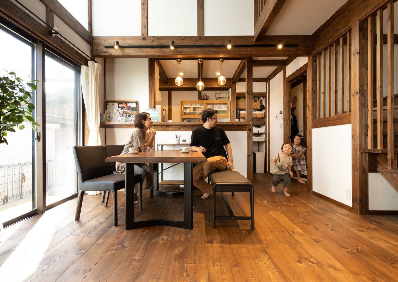 綿半林業 【1000万円台/ひのき/おうち時間】リモートワークも家族の団らんも叶えた和モダンの家の建築実例画像1