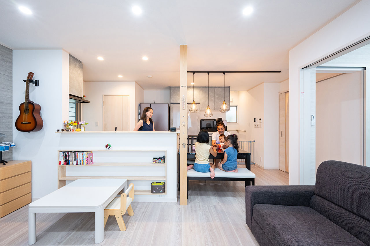 マテリアル・パレット 【2000万円台/約29坪/変形地/間取り】山間地の難しい土地をムダなく活用。緑を見晴らす眺めのいい家の建築実例画像3