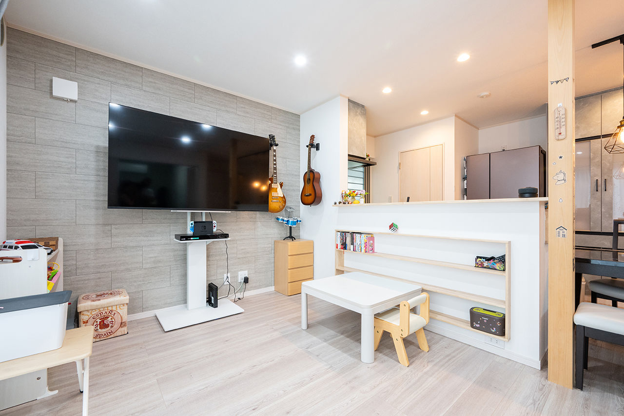 マテリアル・パレット 【2000万円台/約29坪/変形地/間取り】山間地の難しい土地をムダなく活用。緑を見晴らす眺めのいい家の建築実例画像8