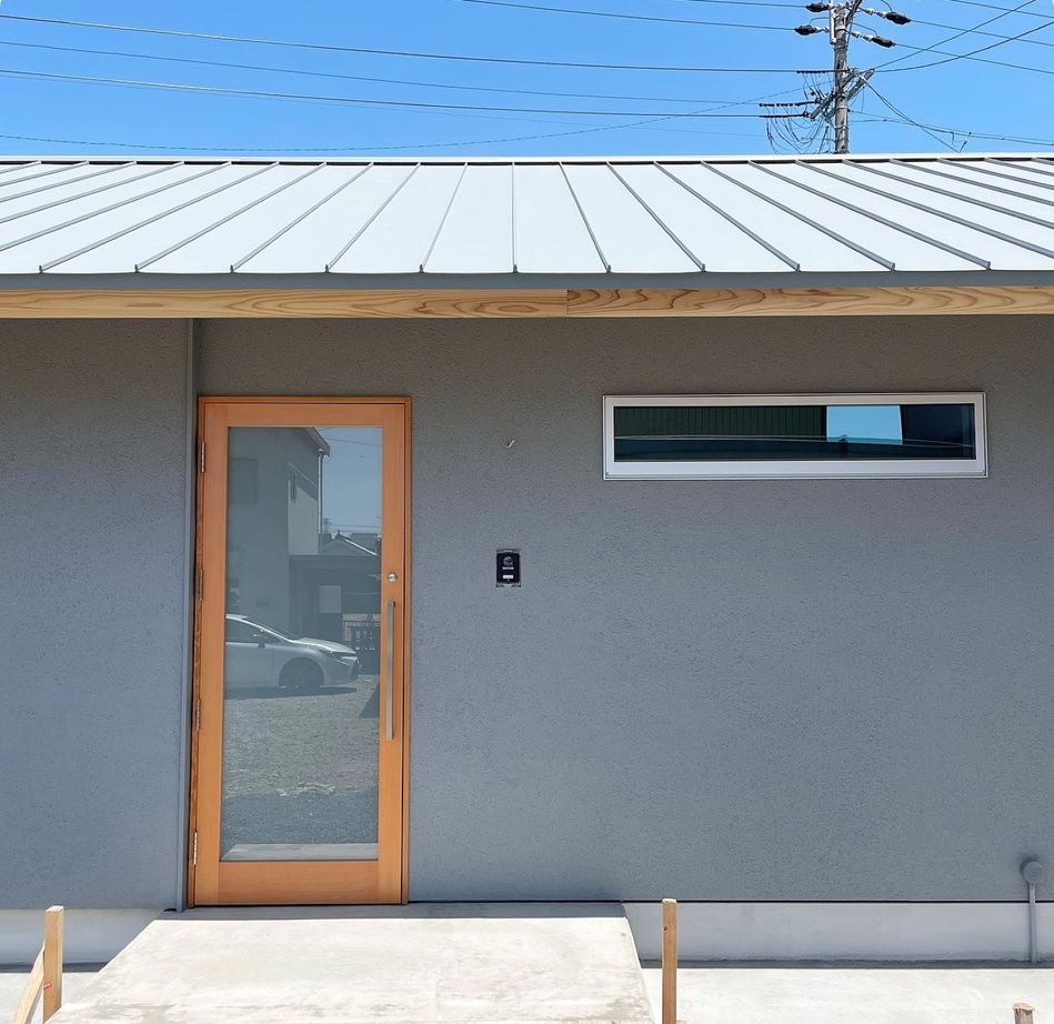 マテリアル・パレット 【平屋/約31坪/自然素材/間取り】時間の流れがゆるやかに。スローライフを楽しむ、無垢の木と塗り壁の平屋の建築実例画像3