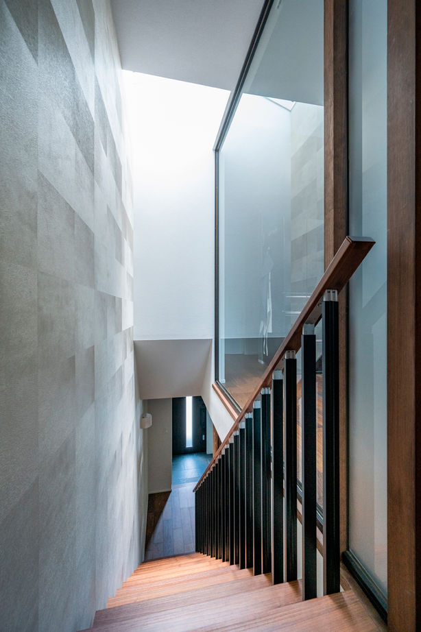 マテリアル・パレット 【2000万円台／約29坪／狭小】駅近の住宅地で叶えた開放的な暮らし。コンパクトな間取りに収納たっぷり！の建築実例画像5