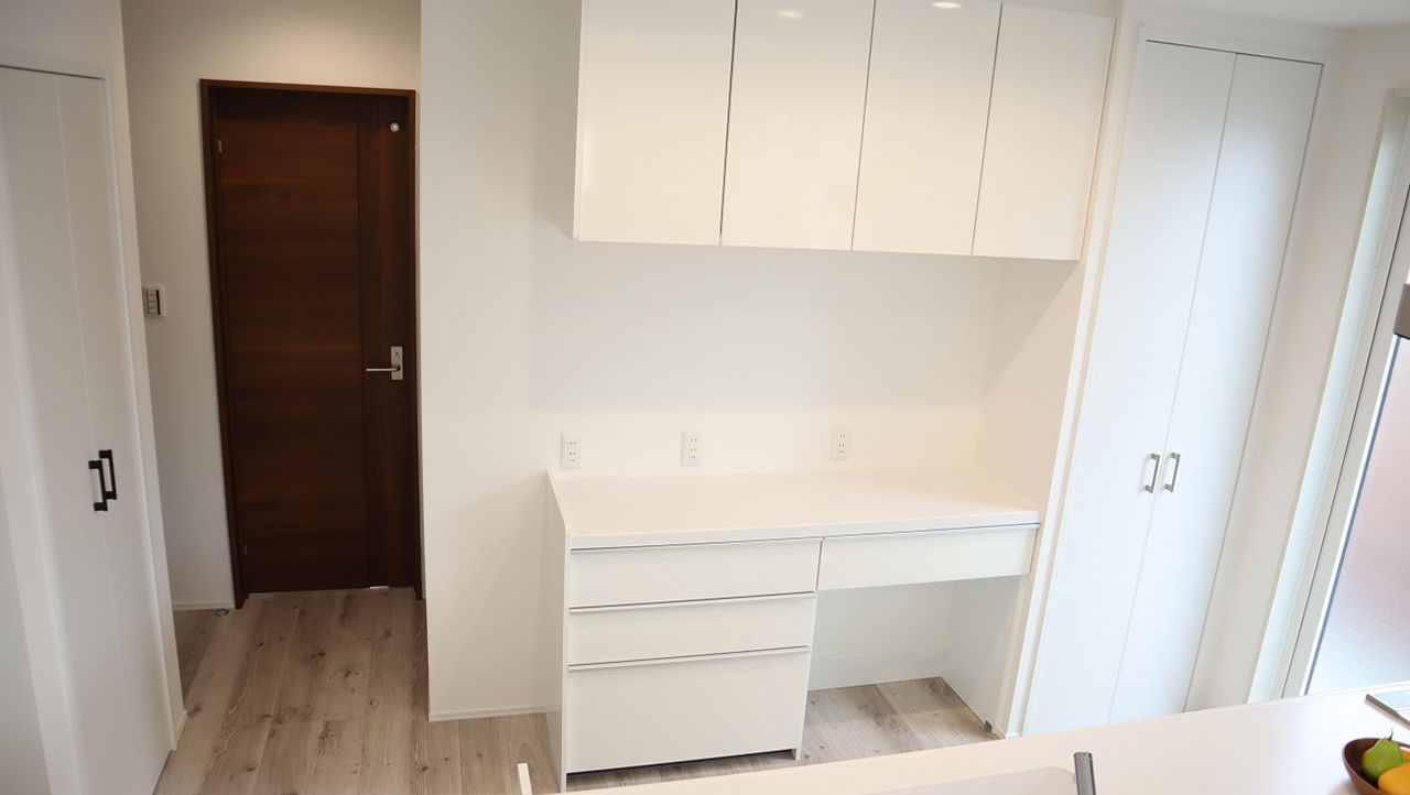 ヒガシ 【1000万円台/33.7坪/長期優良住宅】家族が集まりやすい広々LDK。便利さ実感！家事動線、可変できる間取りの建築実例画像6